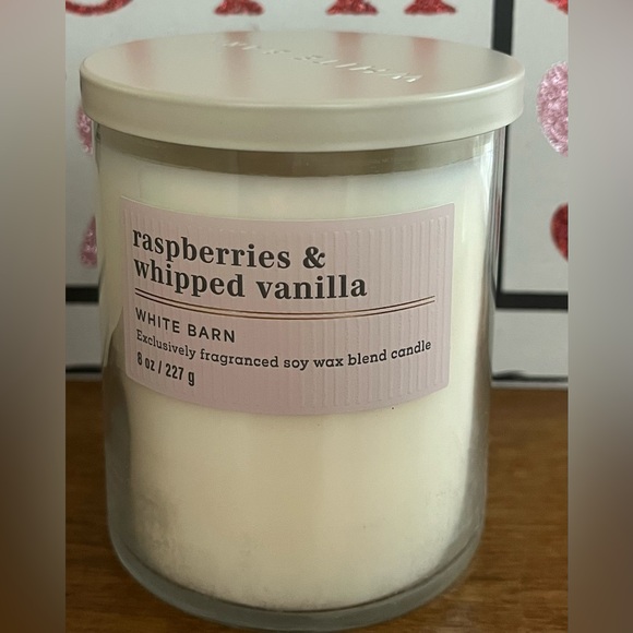 White Barn Raspberries & Whipped Vanilla Candle Bath And Body Works NEW - Picture 2 of 4
